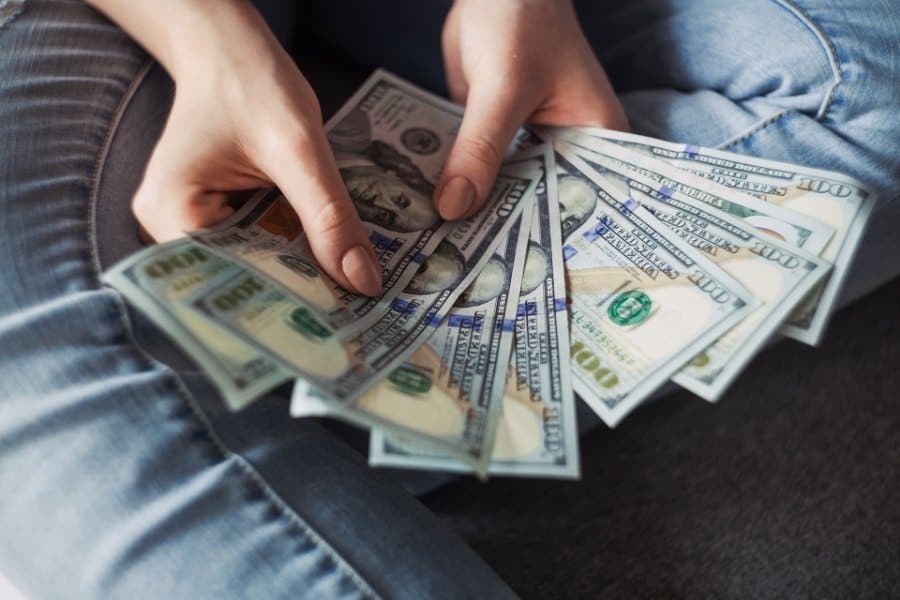 dream counting money