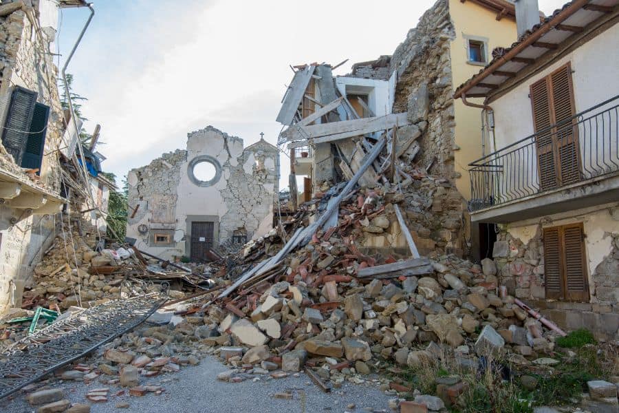 dream of earthquake