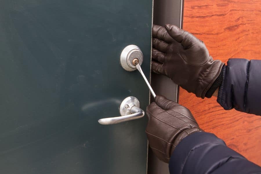 dream of house being broken into