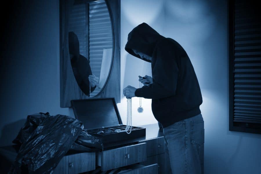 dream of someone breaking into my house