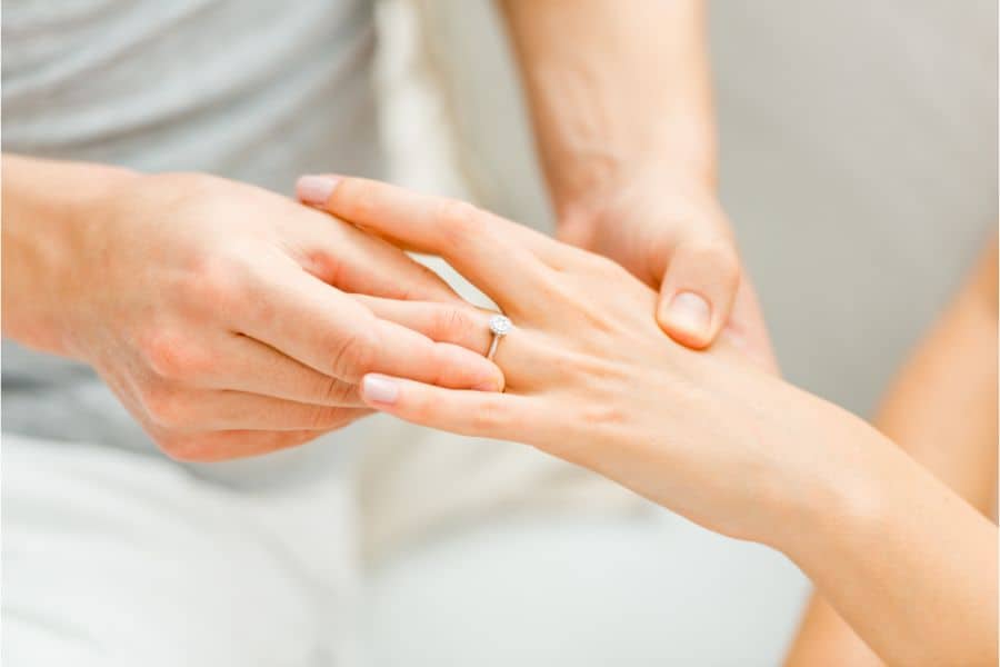 dream about getting engaged