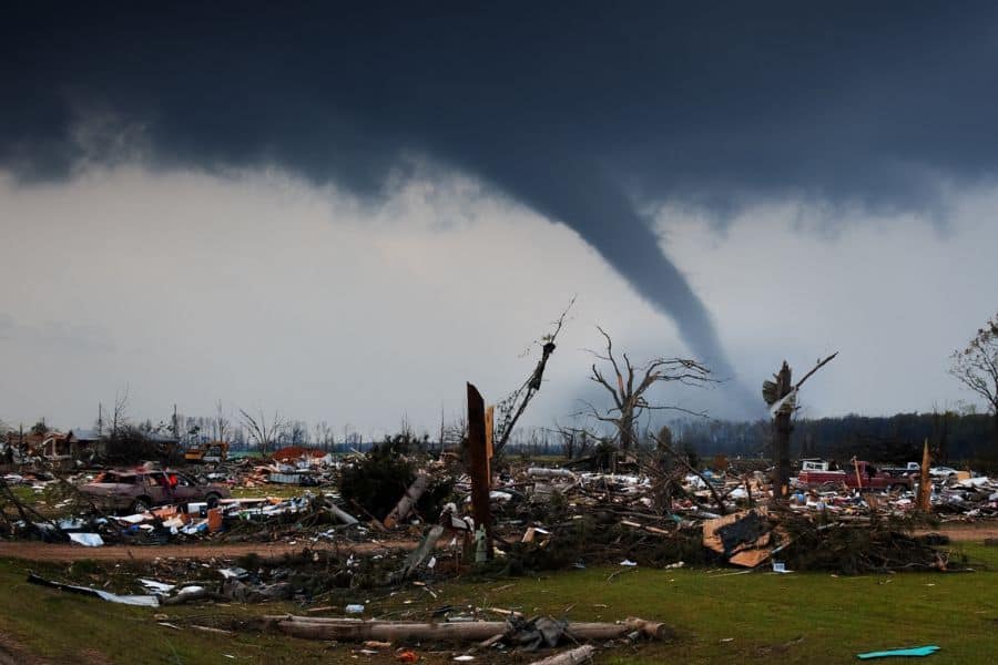 dream about tornado