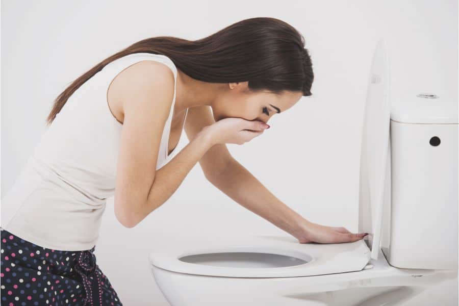 dream about vomiting