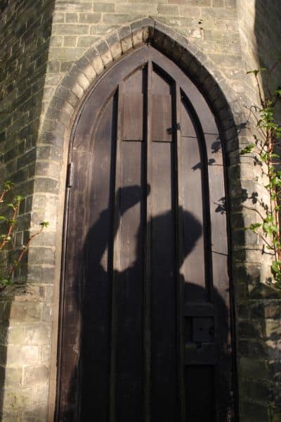 dream of knocking on door