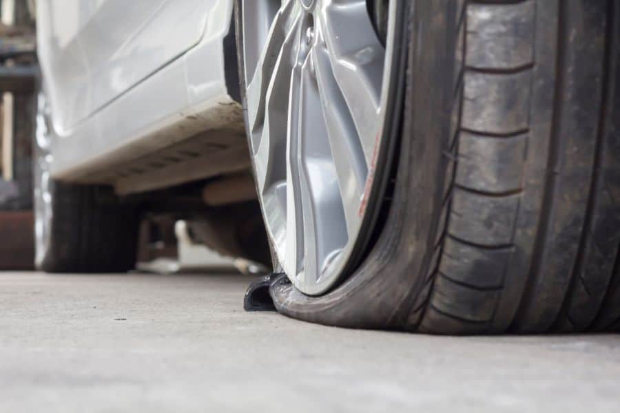 dream about flat tire
